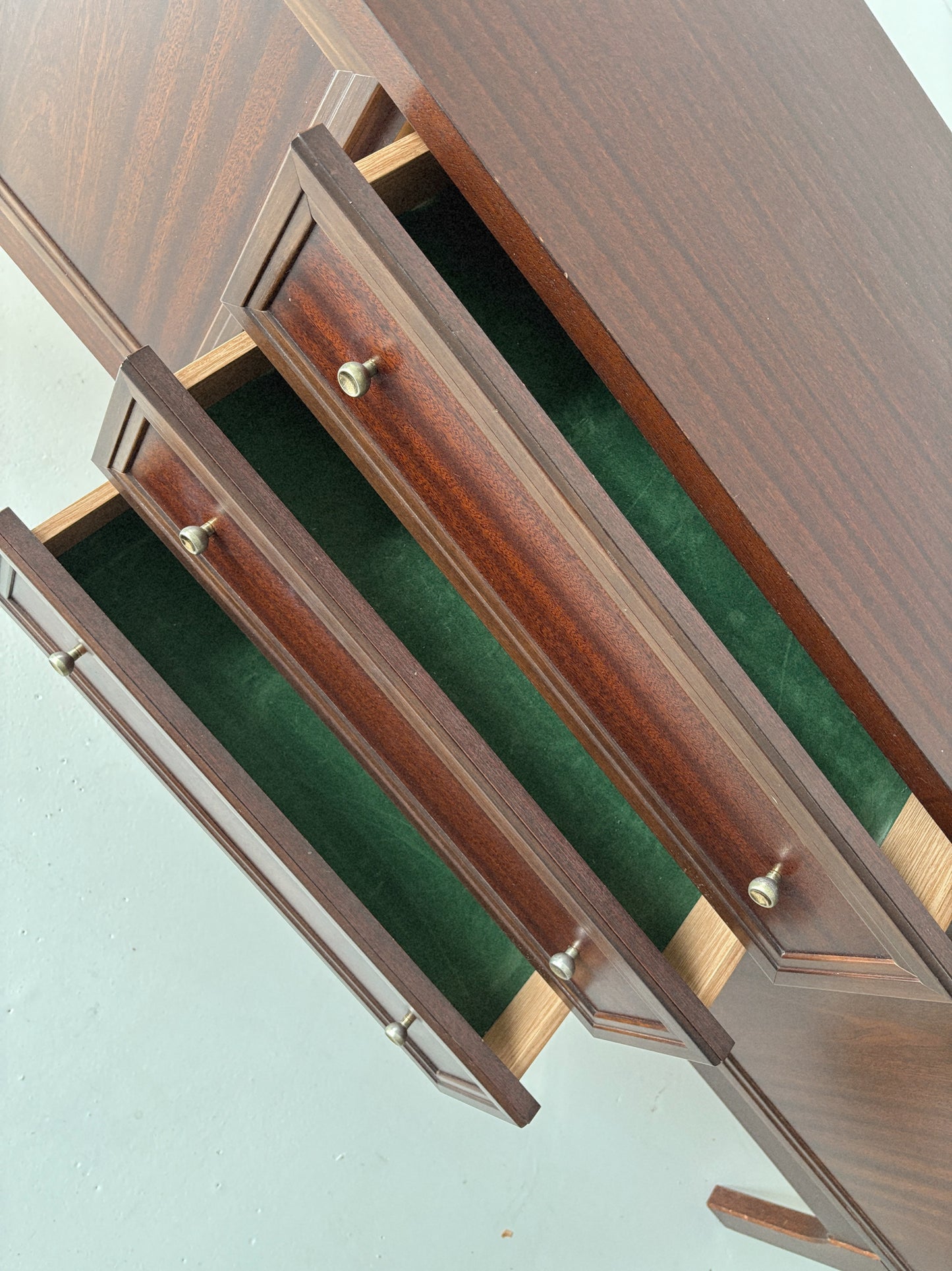 Vintage Palette Mobel Sideboard