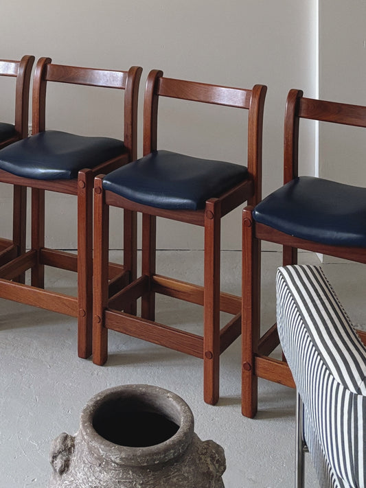 Set x 4 Curve Back Stools