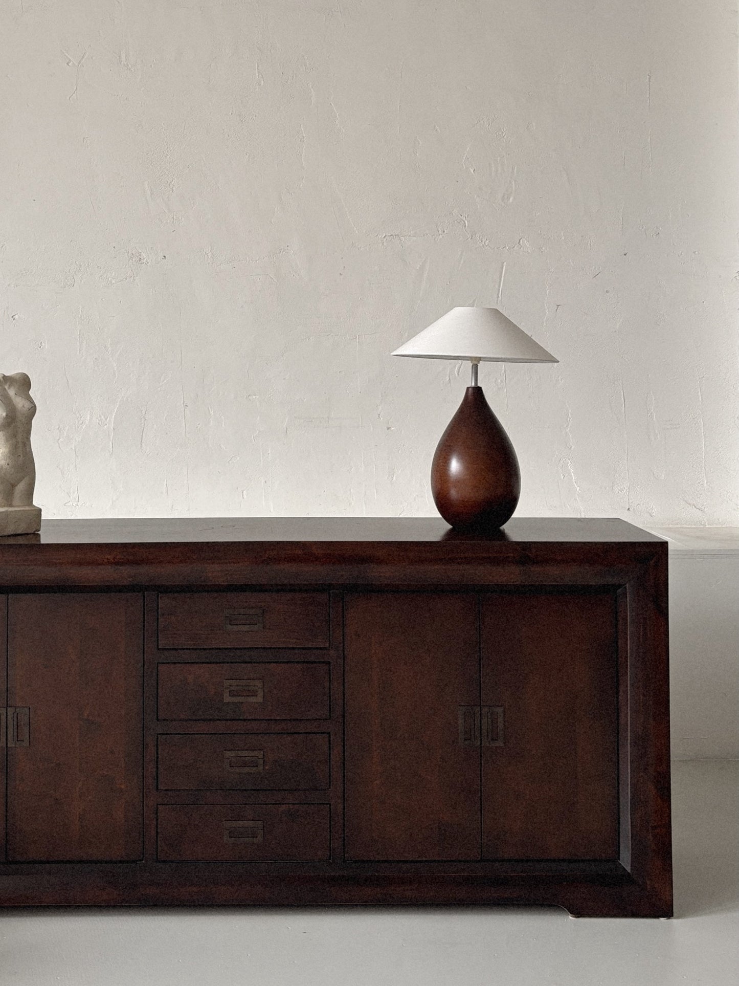 Curved Base Lamp