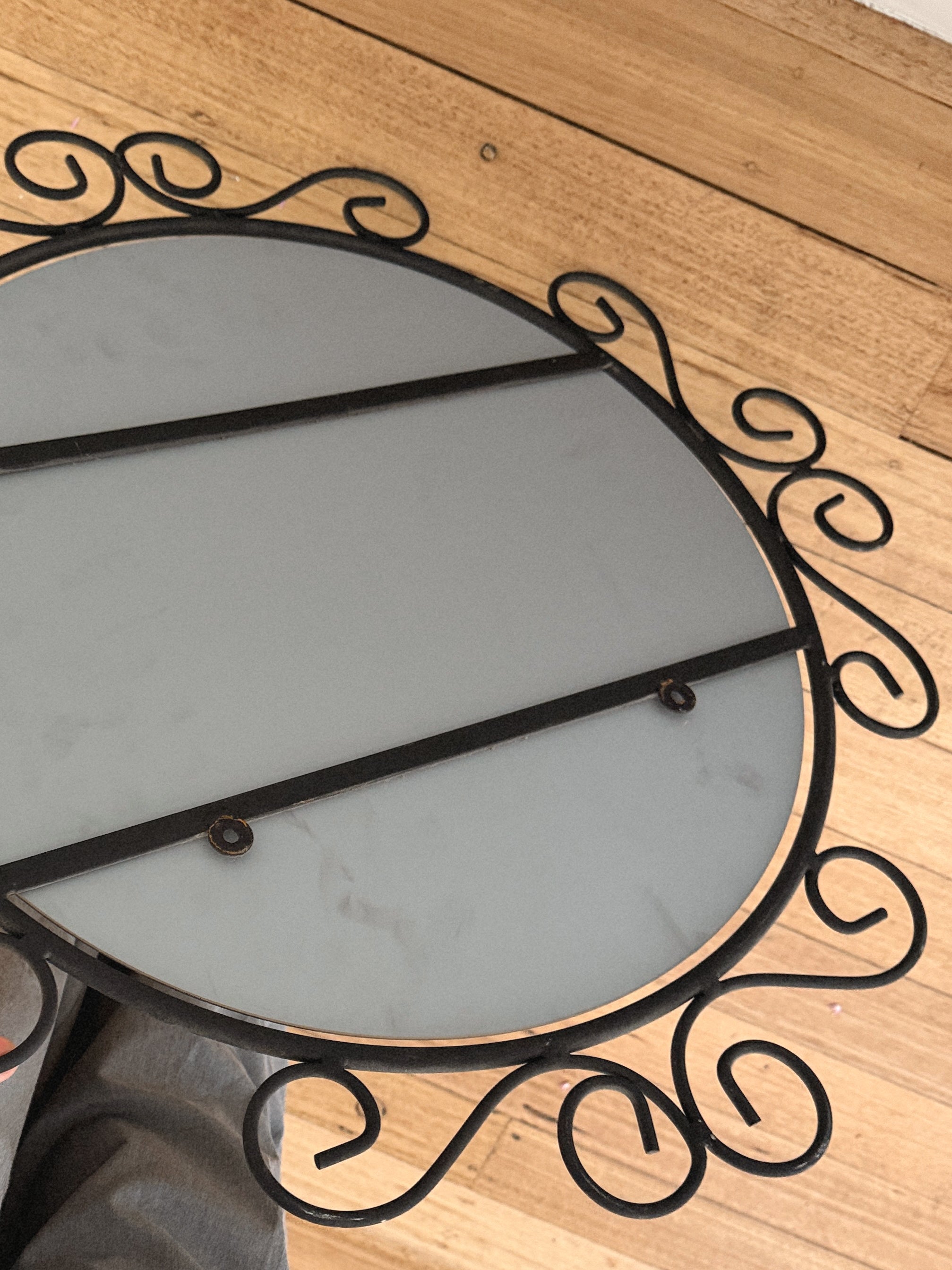 Curly Round Iron Mirror