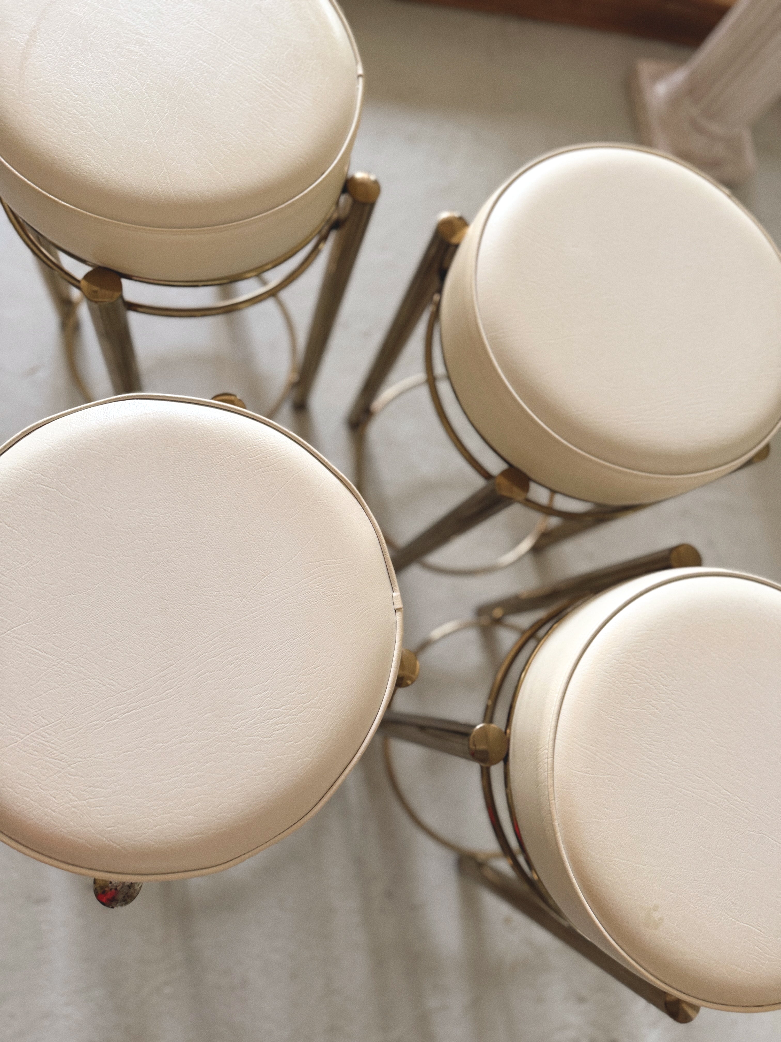 Set x 4 Leather + Gold Stools