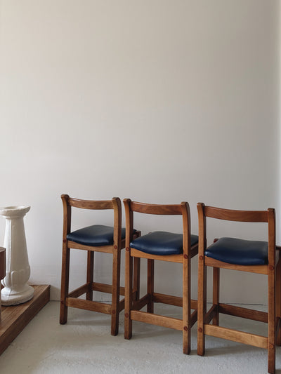 Set x 4 Curve Back Stools