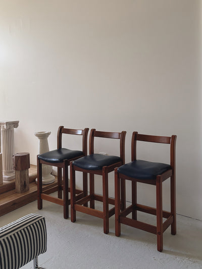 Set x 4 Curve Back Stools