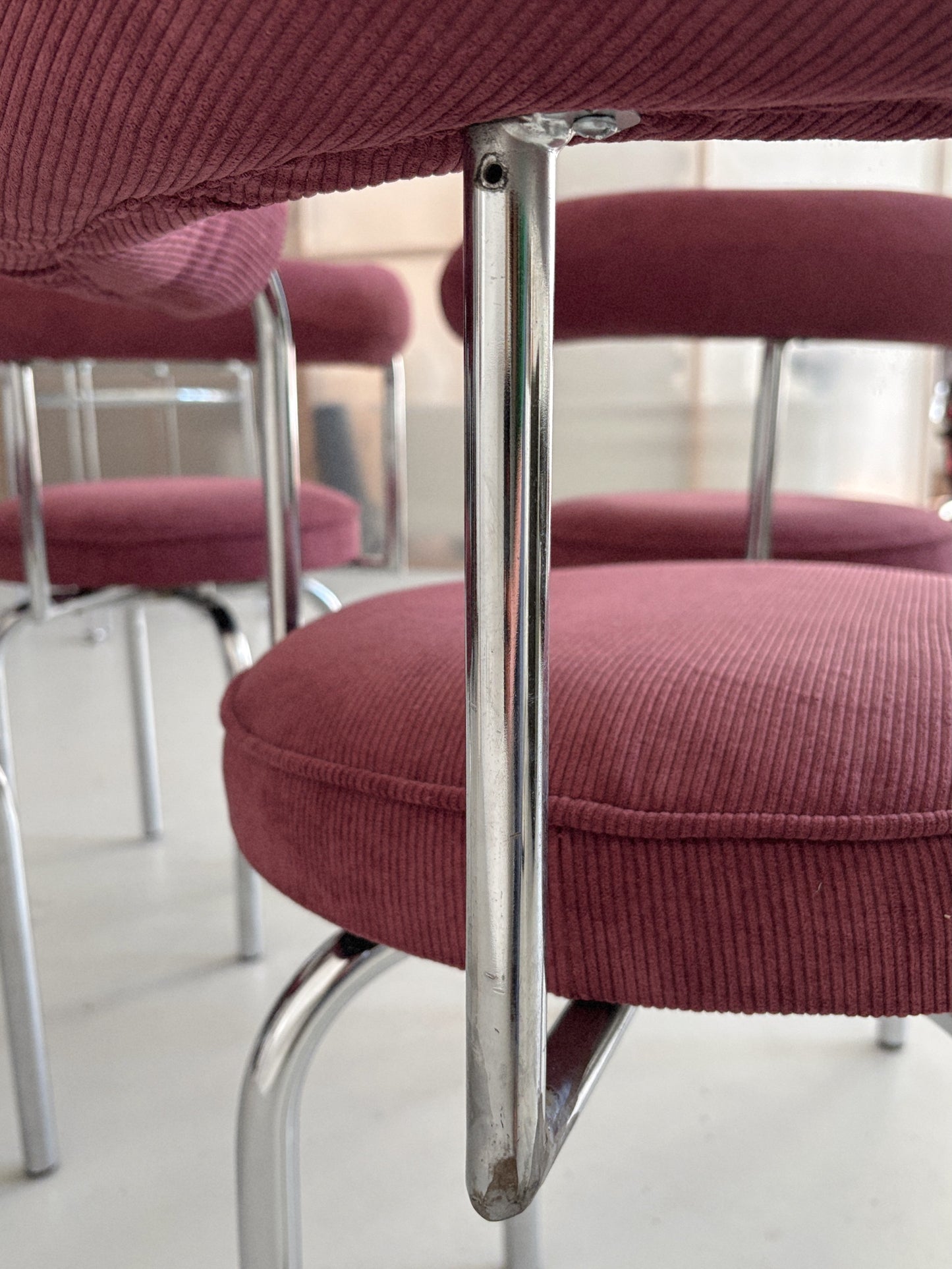 Set 4 Vintage Circular Chrome Chairs