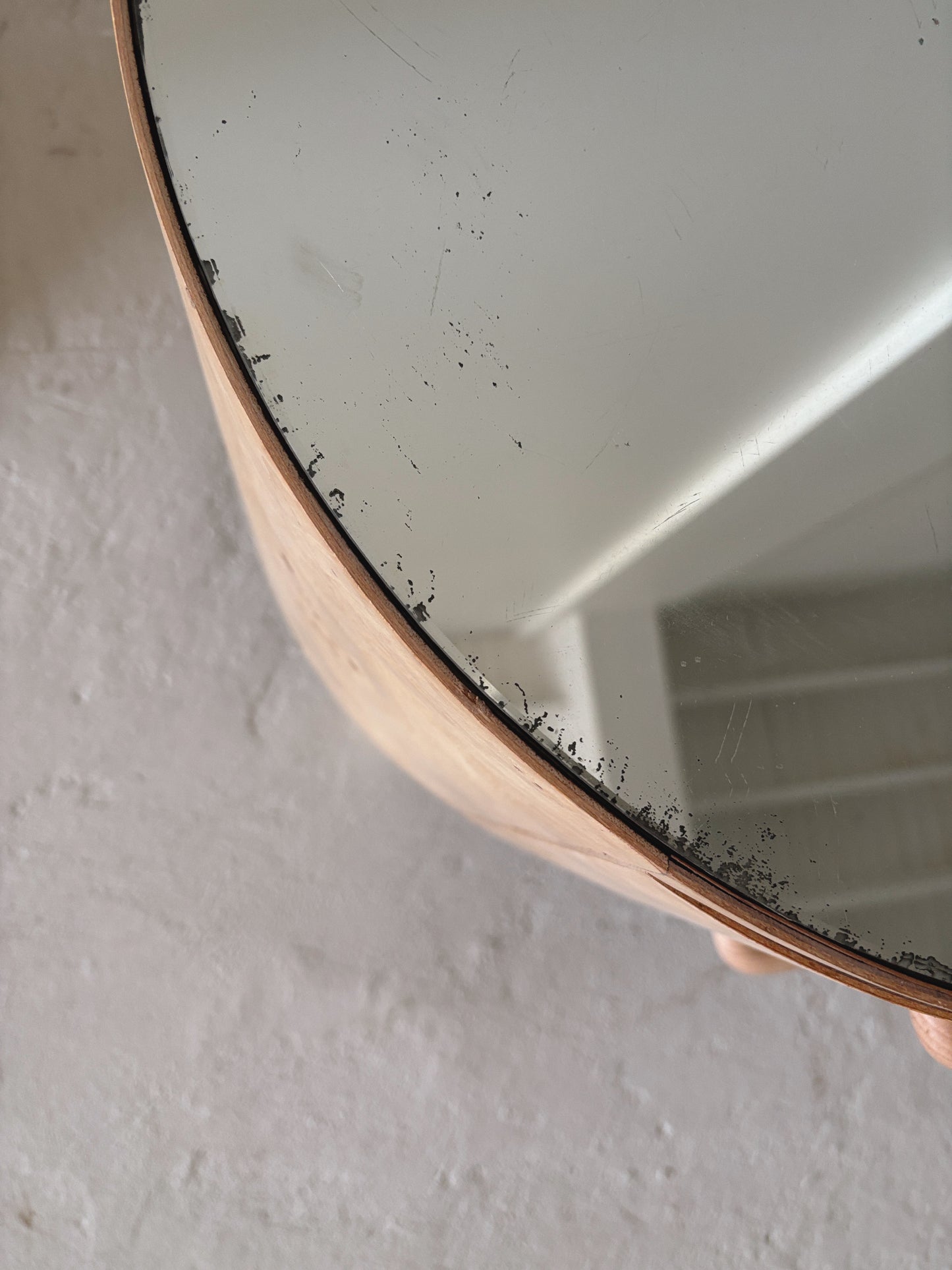 Bespoke Round Burl Bedside Tables