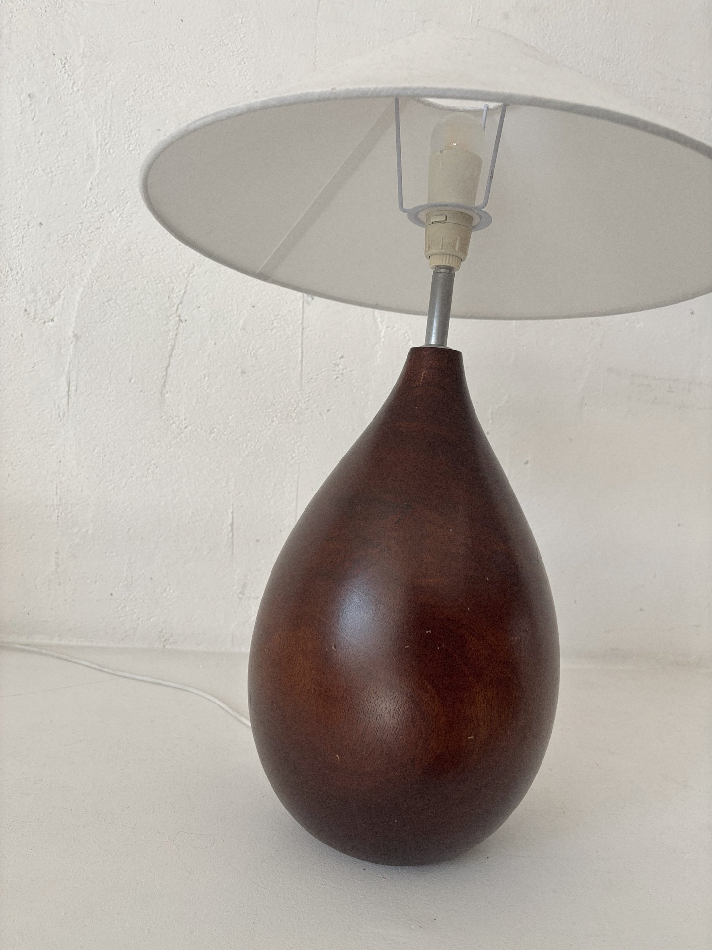 Curved Base Lamp