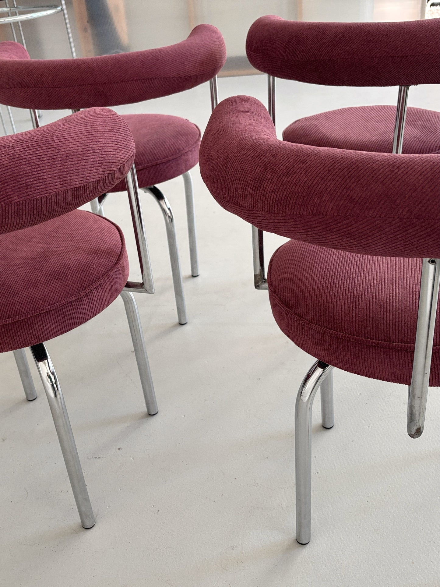 Set 4 Vintage Circular Chrome Chairs